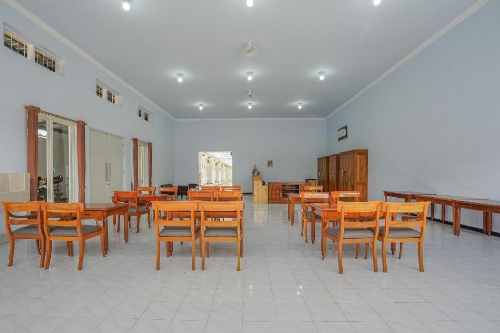 Oyo 477 Raka Residence Syariah Purwoharjo Banyuwangi Banyuwangi  Exterior foto