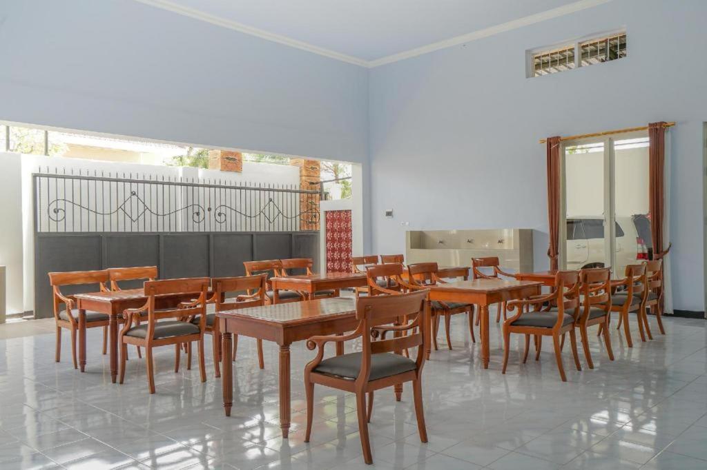 Oyo 477 Raka Residence Syariah Purwoharjo Banyuwangi Banyuwangi  Exterior foto